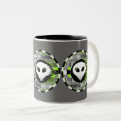 Alien TV Runde Tasse grau (VorderseiteRechts)