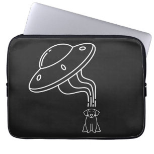 Alien UFO entführt einen Hundewelpen Laptopschutzhülle