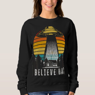 Alien Ufo glaubt, dass Data Alien Abduction Spaces Sweatshirt