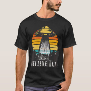 Alien Ufo glaubt, dass Data Alien Abduction Spaces T-Shirt