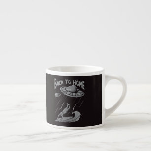 Alien-UFO-Surfing-Illustration mit Zurück nach Hau Espressotasse