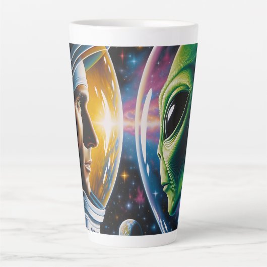 Alien und Astronaut im Weltraum Milchtasse (Vorderseite)
