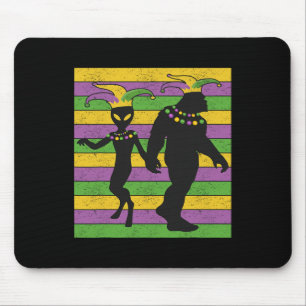 Alien und Bigfoot Bead Vintag Mardi Gras New Orle Mousepad