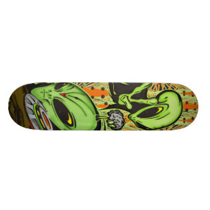 Alien und FliegenSaucer UFO Skateboard