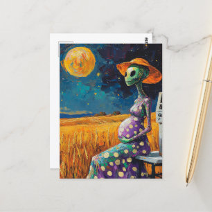 Alien wird bald Mutter in einem Weizenfeld Postkarte
