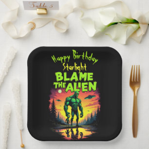 Alien wird unter dem mystischen Sonnenuntergang di Pappteller