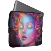 Alien Woman mit kosmischem Haar Laptopschutzhülle (Vorne Rechts)