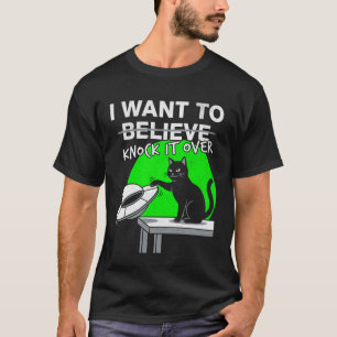 Aliens sind Echt Lustige Katze UFO Stößt Es Um Mem T-Shirt
