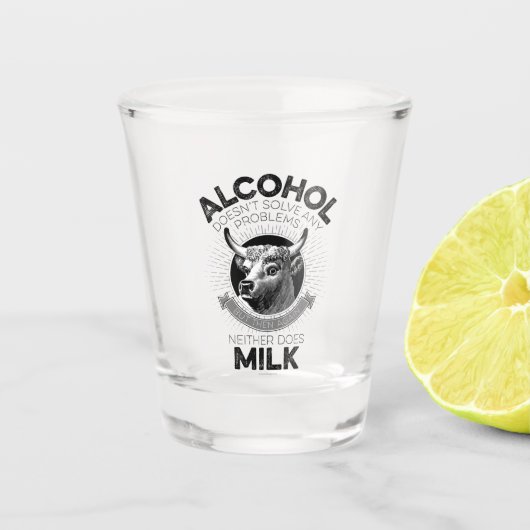 Alkohol vs. Milch Schnapsglas (Vorderseite)