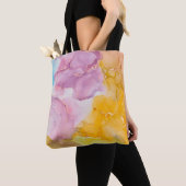 Alkoholfarben sind durchsichtig. Fluid Art - moder Tasche (Von Nahem)
