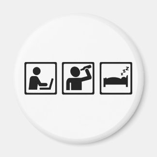 Alkoholschlafen im Büro Magnet