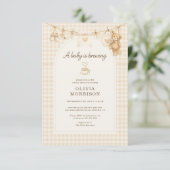 All in One Baby is Brewing Coffee Baby Shower Einladung (Stehend Vorderseite)