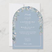 All in one elegante dusty Blue Floral Arch Wedding Einladung (Vorderseite)