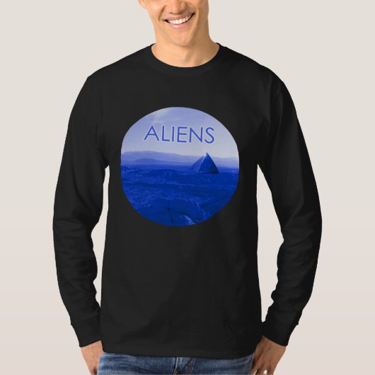 All Pyramids Are Alien Pyramids T-Shirt (Vorderseite)