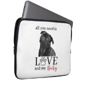 All You Need Is Love and My Dog – Custom Pet Name  Laptopschutzhülle (Vorne Rechts)