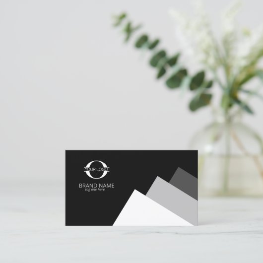 Alle 3 geometrischen Farben mit weißem Logo auf de Visitenkarte (Stehend Vorderseite)