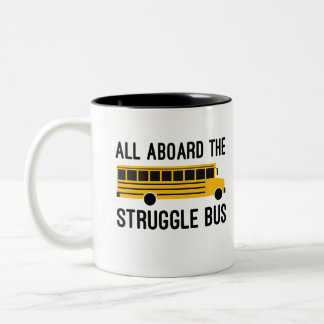 Alle an Bord des Kampf-Busses Zweifarbige Tasse
