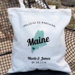Alle Farbkarten-Begrüßungstasche, Tragetasche<br><div class="desc">Hochzeitswochenende Begrüßungsgeschenk-Tasche für Gäste aus der Stadt, um Ihre Hochzeit, mit dem Bild von Maine. Sie können die Farben für jeden Teil dieses Designs bearbeiten und das Herz an den Ort Ihrer Hochzeit bringen. Klicken Sie zum Ändern der Farben auf Personalisieren und dann auf "Bearbeiten mit dem Entwurfstool". Wählen Sie...</div>