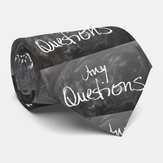 Alle Fragen im Chalk Board Text Krawatte (Gerollt)