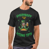 Alle im Pub bekommen Tipsy Funny St Patric T-Shirt (Vorderseite)