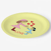 Alle Kinder brauchen Liebe: Gelb Pappteller (Schrägansicht)