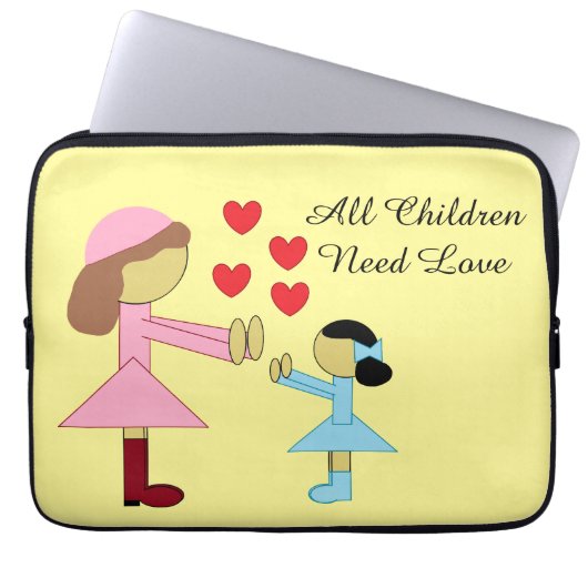 Alle Kinder brauchen Liebe: Hellgelb Laptopschutzhülle (Vorderseite)