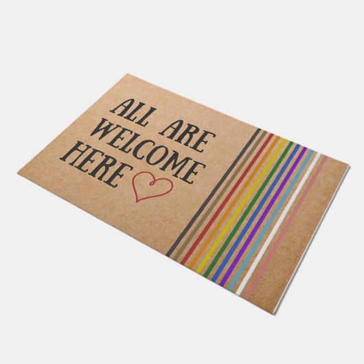 Alle sind hier willkommen, vor der Tür. Fußmatte (Schrägansicht)