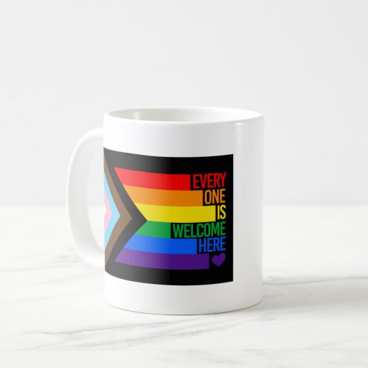 Alle sind willkommen hier (Progress-Pride-Flag) Kaffeetasse (Vorderseite Links)