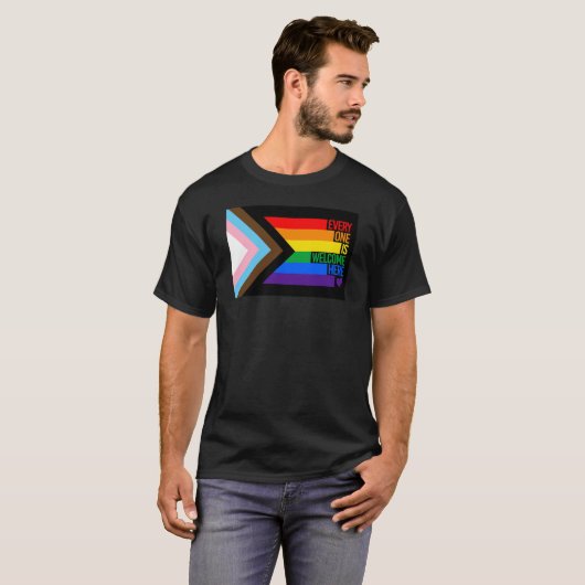 Alle sind willkommen hier (Progress-Pride-Flag) T-Shirt (Vorne ganz)