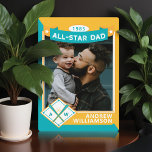 Alle Star Vater-benutzerdefinierten Baseball-Card- Fotoplatte<br><div class="desc">Spaß einzigartiges und personalisiertes Vatertagsgeschenk für deinen All-Star-Vater, den er für immer schätzen wird. Besondere personalisierte Vatertag Foto Baseball-Kartenplakette. Die Plakette ist so gestaltet, dass sie einer Baseballkarte mit einem großen Fotomodell ähnelt, um das Foto Ihres Viersternvaters anzuzeigen. Maßgeschneidert mit dem Namen des Vaters, Geburtsjahr zusammen mit Monogramm einzigartig in...</div>