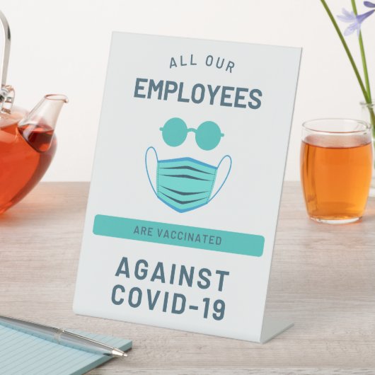 Alle unsere Mitarbeiter sind geimpft Covid-19 Whit Sockelschild (In Situ)
