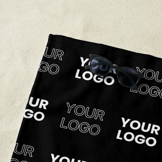 Alle zwei Logos oder Bilder, die sich wiederholen Strandtuch (Beispiel)