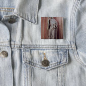 Allegorische Zahl der Kirche einen Chalice halten Button (Beispiel)