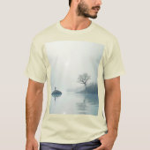 Allein im Nebeldesign T-Shirt (Vorderseite)