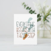 Alles beginnt mit dem ersten Schritt Postkarte (Stehend Vorderseite)