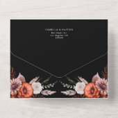 Alles in einem dunklen Moody-Floral Black Boho UAW All In One Einladung (Rückseite)