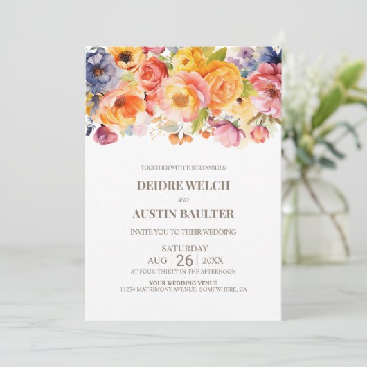 Alles in einer lebendigen Frühlingsblumenhochzeit Einladung (Stehend Vorderseite)