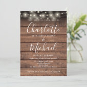 Alles in einer rustikalen Holzsaitenhochzeit Einladung (Stehend Vorderseite)
