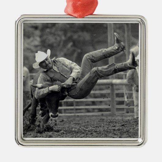 Alles indische Rodeo in Tygh Tal, Oregon. Clint Silbernes Ornament (Vorne)