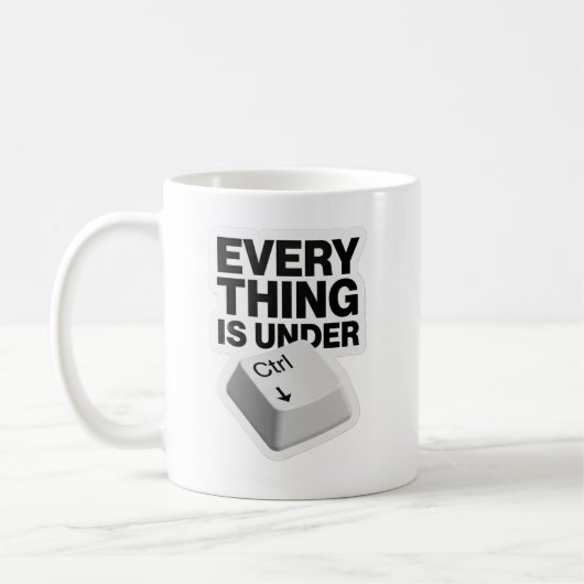 Alles ist unter Kontrolle Lustiger Tech-Pun-Becher Kaffeetasse (Links)