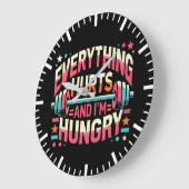 Alles tut weh und ich bin hungrig - Funny Gym Große Wanduhr (Winkel)