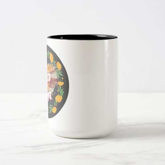 Alles, was du brauchst, ist Liebe Zweifarbige Tasse (Mittel)