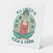 Alles, was ich brauche, ist Yoga und Yarne Phrase Sockelschild (Vorderseite)