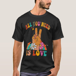 Alles was Sie brauchen ist Liebe Peace Sign Gefärb T-Shirt