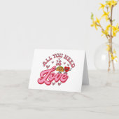 Alles was Sie brauchen ist Liebe T - Shirt Karte (Gelbe Blume)