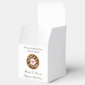 Alles, was Sie brauchen, ist Liebe und eine eigene Geschenkschachtel (Geöffnet)