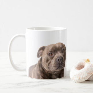 Alles, was Sie brauchen, ist Liebe und eine Staffy Kaffeetasse