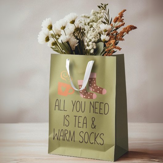 Alles, was Sie brauchen, ist Tee & warme Socken sa Mittlere Geschenktüte