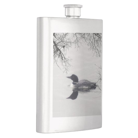 Allgemeines Loon-Schwimmen in einem Nordsee im Flachmann (Rechts)