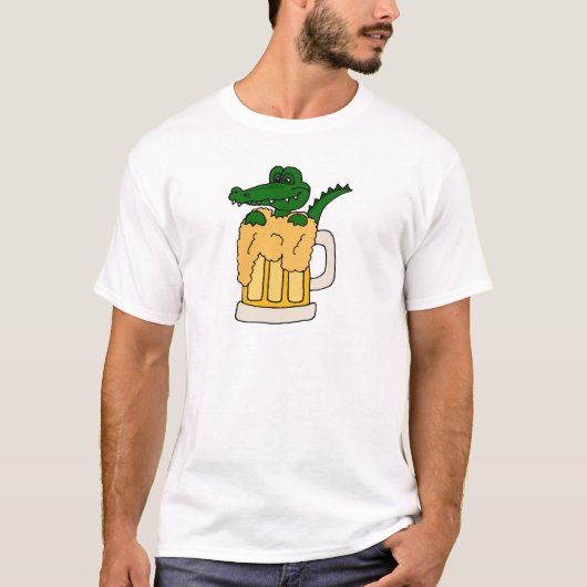 Alligator in der Bier-Tasse T-Shirt (Vorderseite)